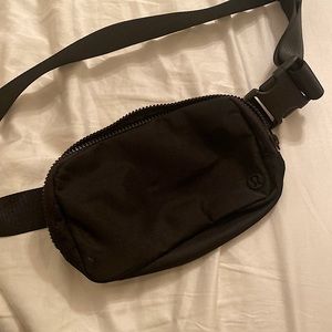 Lululemon fanny pack